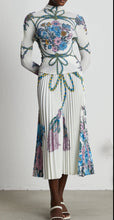 Load image into Gallery viewer, Butterflies and flowers Top and pleated Skirt