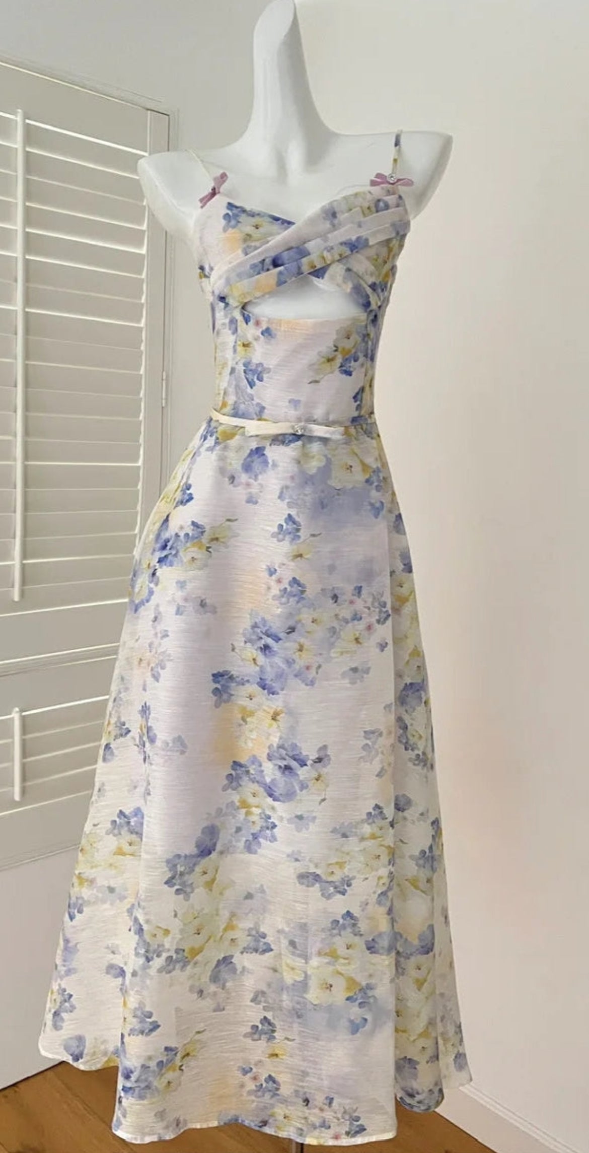 Pretty Floral Maxi Dress - comes in two colours