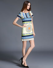 Load image into Gallery viewer, Comino Couture Printed Shift Dress *WAS £125*