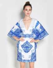 Load image into Gallery viewer, Comino Couture Blue &amp; White Printed Kimono Dress with Plunge Front * WAS £135*