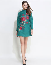 Load image into Gallery viewer, Comino Couture Green Oriental Rose Dress