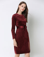 Load image into Gallery viewer, Comino Couture Velvet Berry Dress