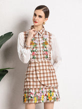 Load image into Gallery viewer, Joyous flowers with plaid suit set