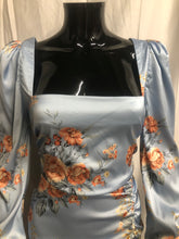 Load image into Gallery viewer, Blue flower two piece set sample sale