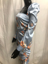 Load image into Gallery viewer, Blue flower two piece set sample sale