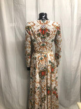 Load image into Gallery viewer, white with patterns dress sample sale