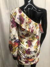 Load image into Gallery viewer, floral off the shoulder dress sample sale