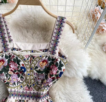 Load image into Gallery viewer, Flowers all round strappy maxi dress