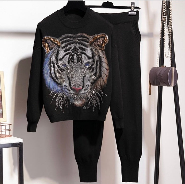 Tigers eyes black knitted set
