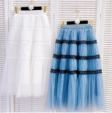 Load image into Gallery viewer, &quot;Yours tulley&quot; pleated skirt with lace details