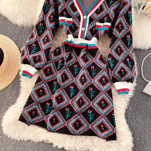 Diamond rose with racing stripes knitted dress