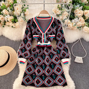 Diamond rose with racing stripes knitted dress