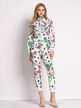 Load image into Gallery viewer, Budding Roses two piece set with bow *WAS £150*