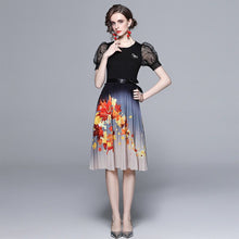 Load image into Gallery viewer, Twinkling leaves pleated midi dress