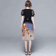 Load image into Gallery viewer, Twinkling leaves pleated midi dress