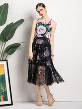Load image into Gallery viewer, Belle of the ball lace midi dress * WAS £145*