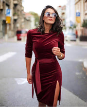 Load image into Gallery viewer, Comino Couture Velvet Berry Dress