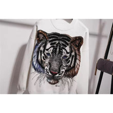 Load image into Gallery viewer, Tigers eyes white knitted set