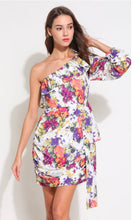 Load image into Gallery viewer, floral off the shoulder dress sample sale
