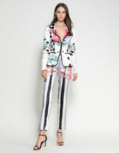 Load image into Gallery viewer, White and black patterened suit set sample sale